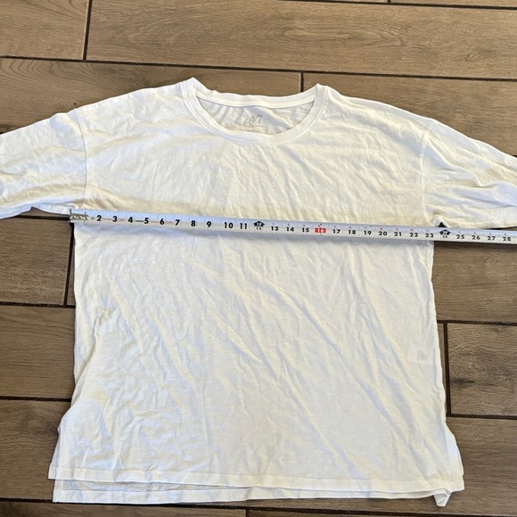 Classic White Women's Top - Picture 3 of 5